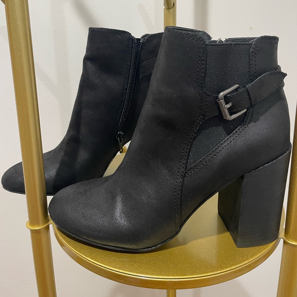 Booties 🖤